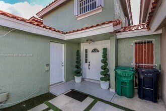 Building Photo - 1021 SW 104th Ct