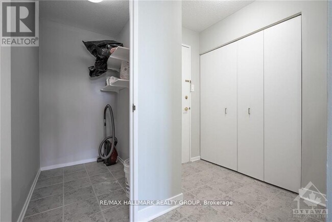 Photo du bâtiment - 158C McArthur Ave.
