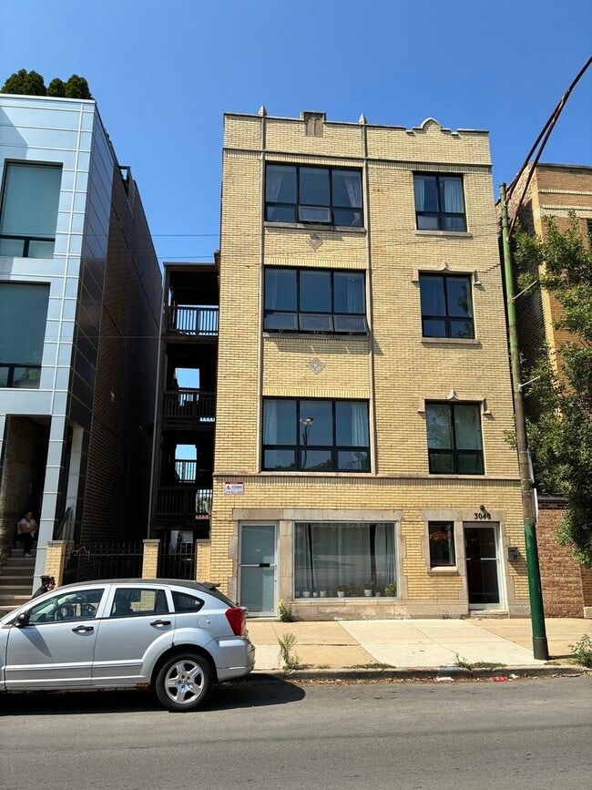 Building Photo - 3048 N Ashland Ave