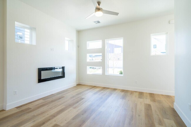 Building Photo - Beautiful New Construction Home in Edmond/...