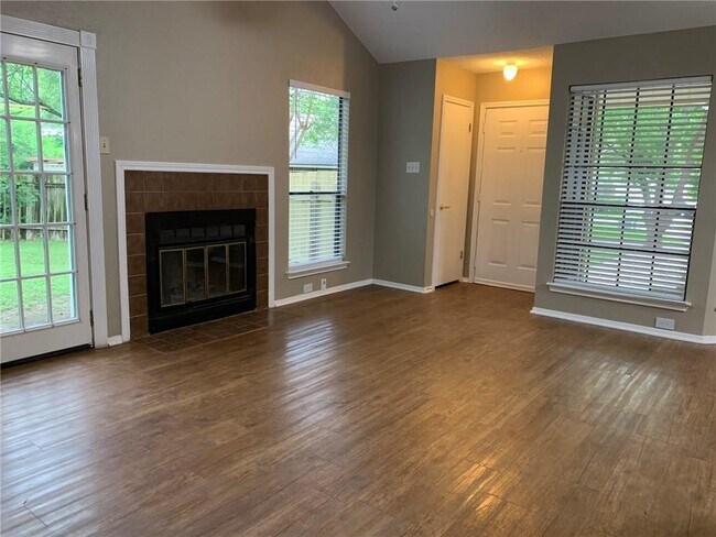 Foto del edificio - 8402 Cockney Dr