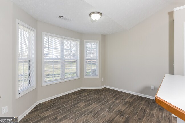 Building Photo - 25 Little Spring Ct