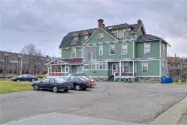 Foto del edificio - 422 E Fulton St