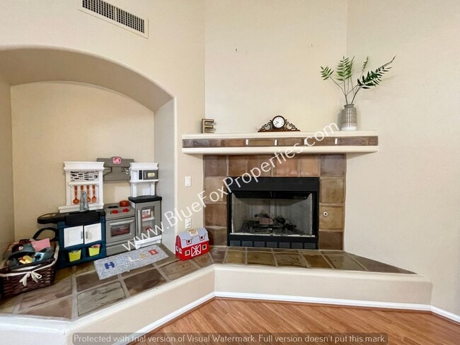 Building Photo - 5449 N Cres Ridge Dr