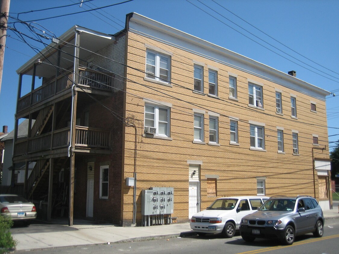 Building Photo - 1611 Stratford Ave