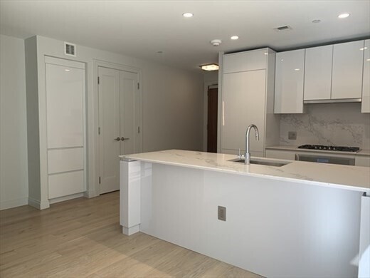 Building Photo - 133 Seaport Blvd