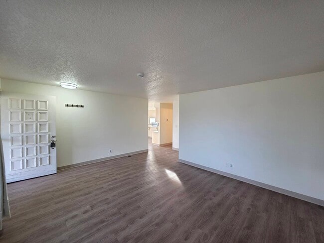 Building Photo - 1607 S Olson St