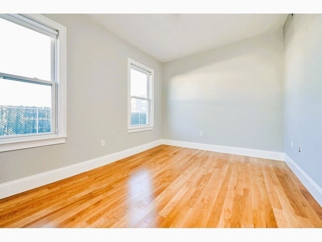 Building Photo - 6 Humboldt Pl