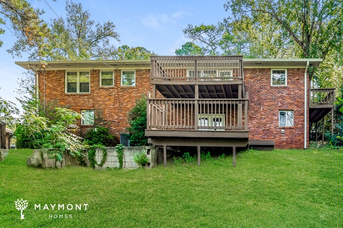 Building Photo - Inviting 3-Bedroom Home