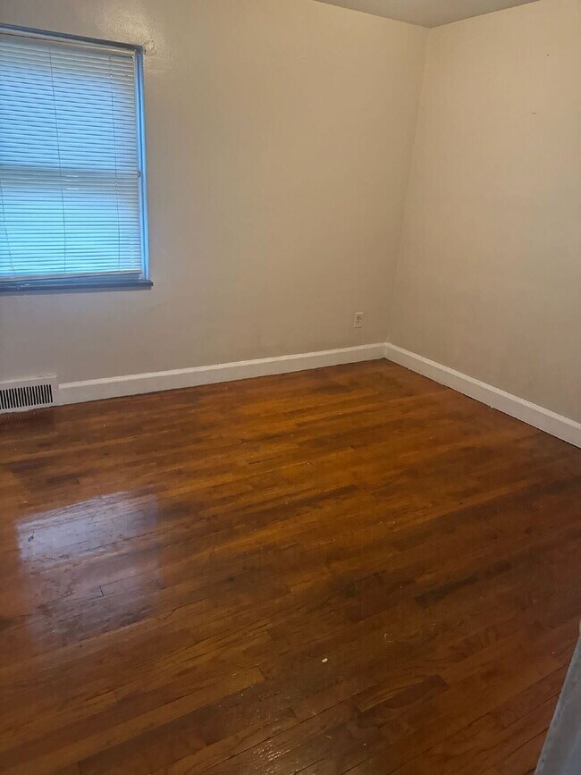 Building Photo - 3-Bed Gem in Detroit - Cozy 1163 Sq Ft Hom...