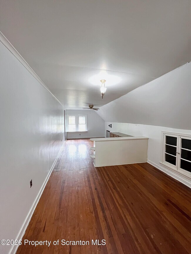 Foto del edificio - 1707 Monroe Ave