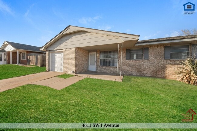 Building Photo - 4611 SW I Ave