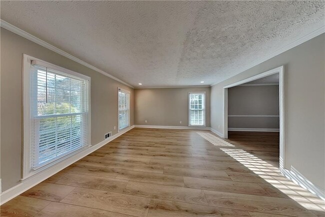 Building Photo - 3163 Oak Springs Way