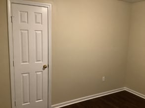 Building Photo - 108 Oak Grove Ln