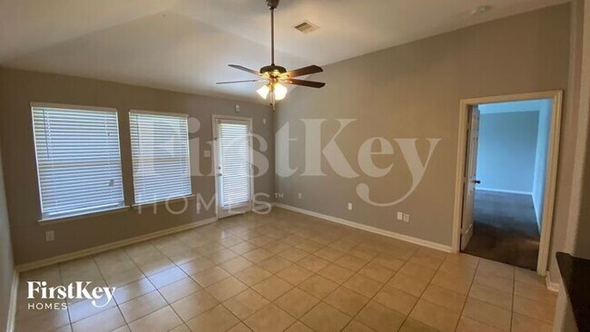 Foto del edificio - 9931 Fairlane Oaks Dr