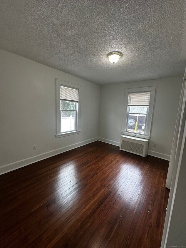 Foto del edificio - 138 Mill Hill Ave