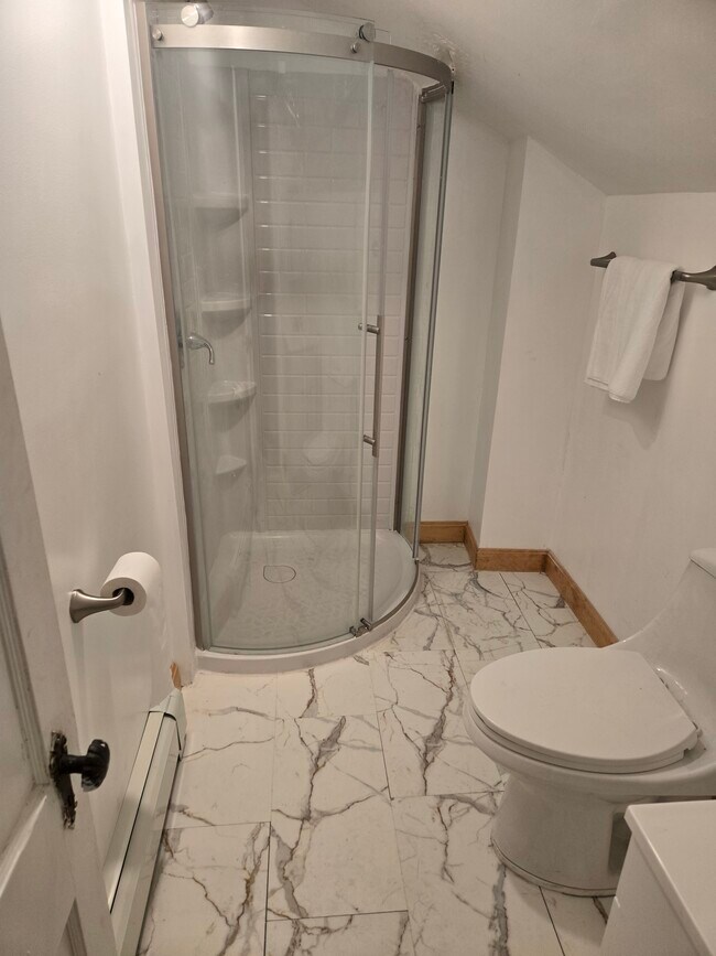 Foto del edificio - 637 Post Rd