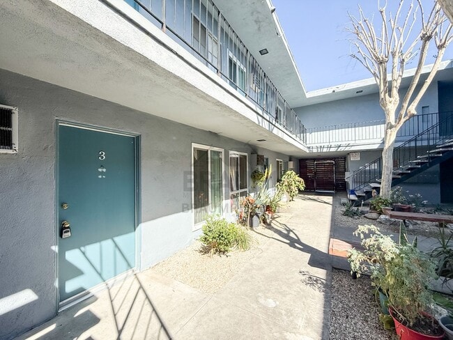 Building Photo - 5611 Fulcher Ave