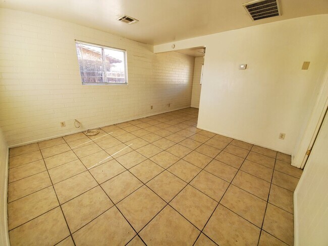 Foto del edificio - 1608-1610 W. Becker Lane