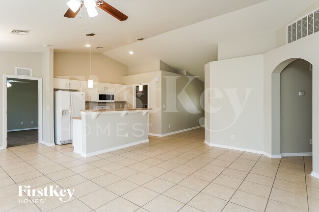 Foto del edificio - 2237 Tropicana Parkway W