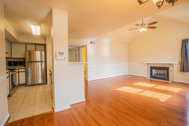 Building Photo - Lovely 2 BR/2 BA Condo in Upper Marlboro!