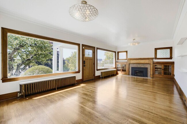 Building Photo - Magnolia Home