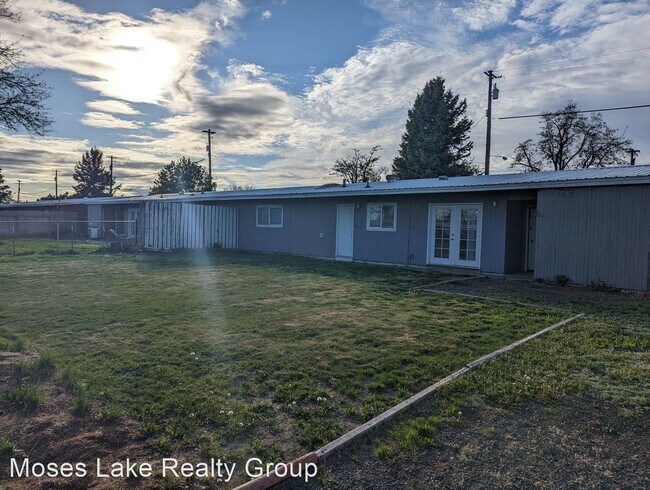 Foto del edificio - 3 br, 1 bath House - 8941 Westover Unit A