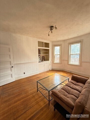 Foto del edificio - 58 Aspinwall Ave