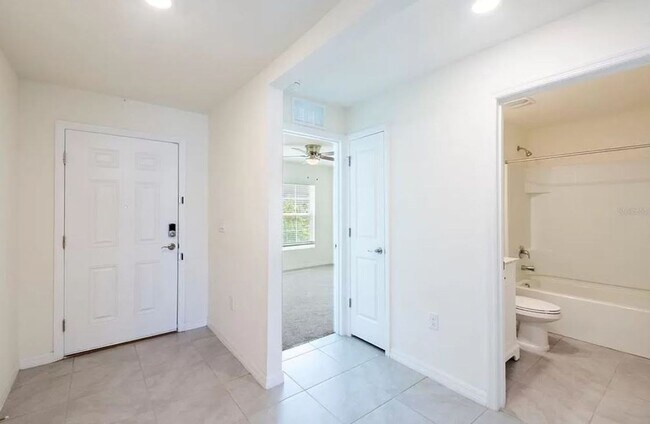 Foto del edificio - 16709 Parker River St