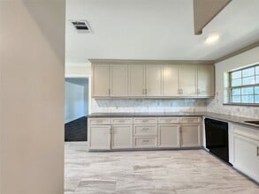 Building Photo - 8033 Turquoise Ln