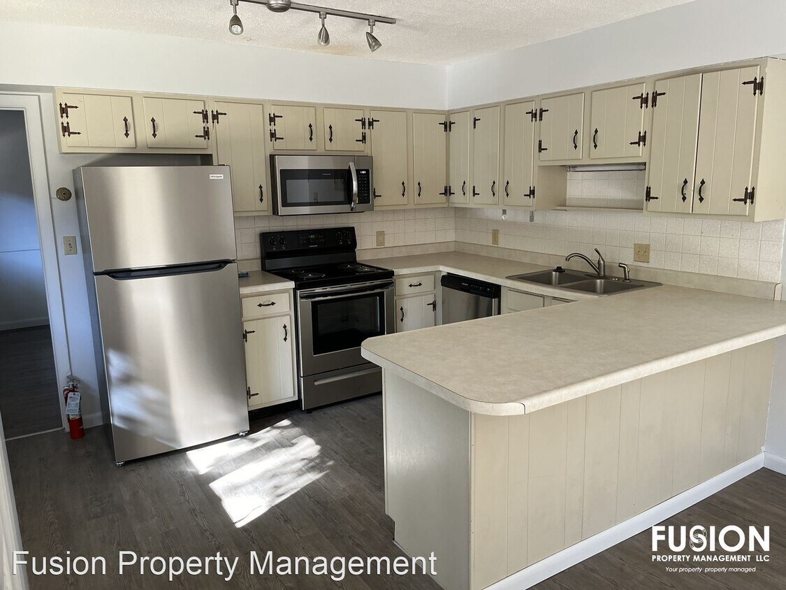 Foto principal - 3 br, 1 bath House - 8 Cedar Glen North - 1