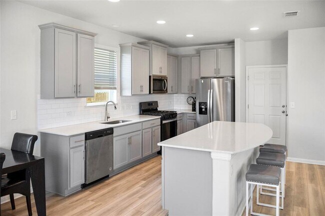 Foto del edificio - 11207 Sentinel Dr