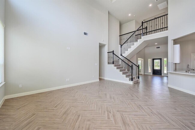 Building Photo - 16419 Lakewood Field Dr