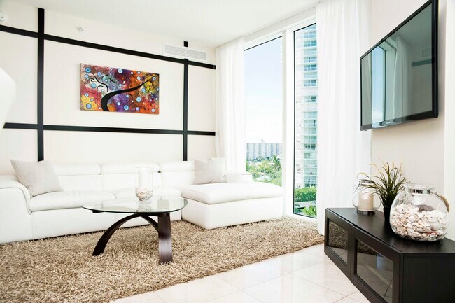 Building Photo - 150 Sunny Isles Blvd