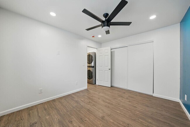 Foto del edificio - 1736-40 Dahlia Ave