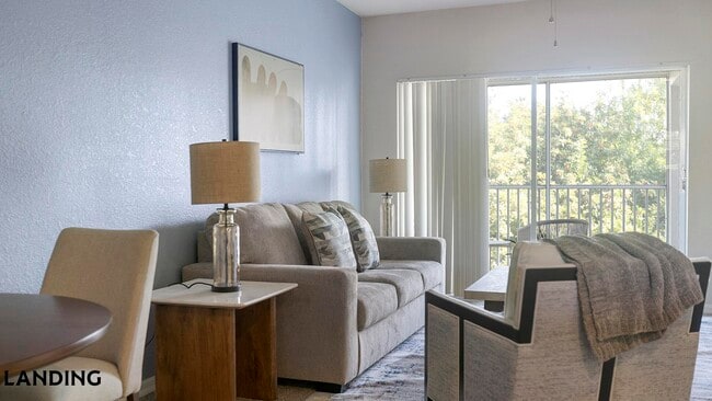 Building Photo - 3695 Island Club Dr