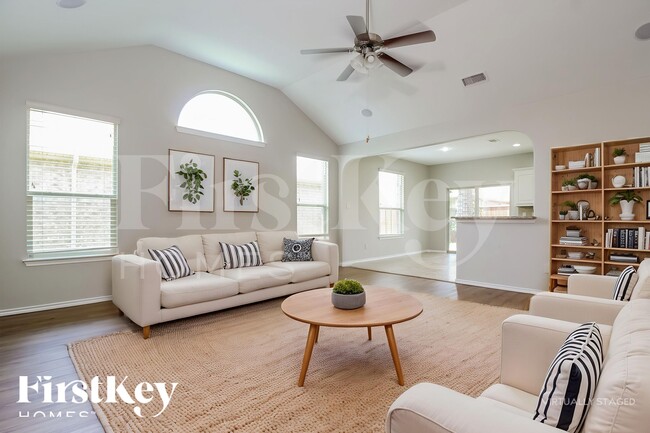 Building Photo - 1100 Nora Ln