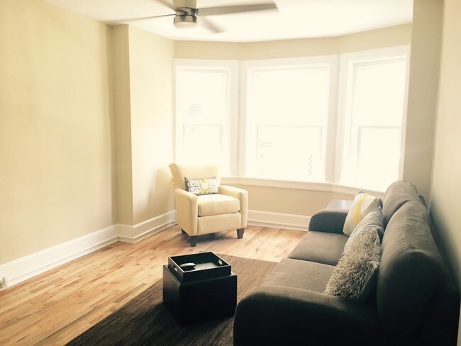 Building Photo - BEAUTIFUL 2 BED/1 BATH APARTMENT IN GHENT!