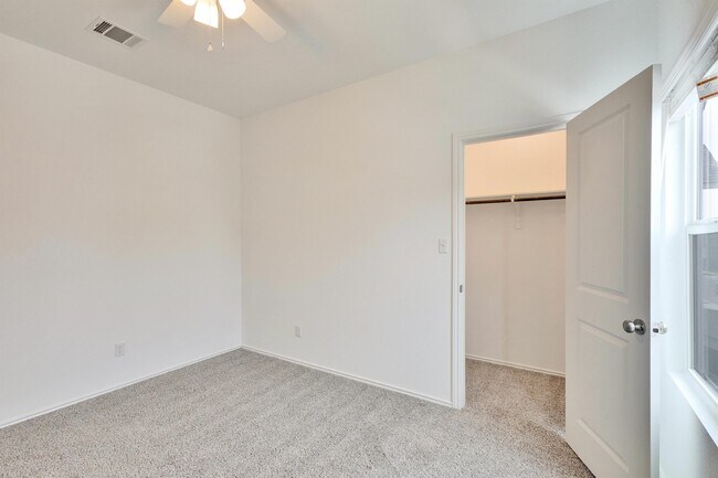 Building Photo - 1436 Weatherford Ln