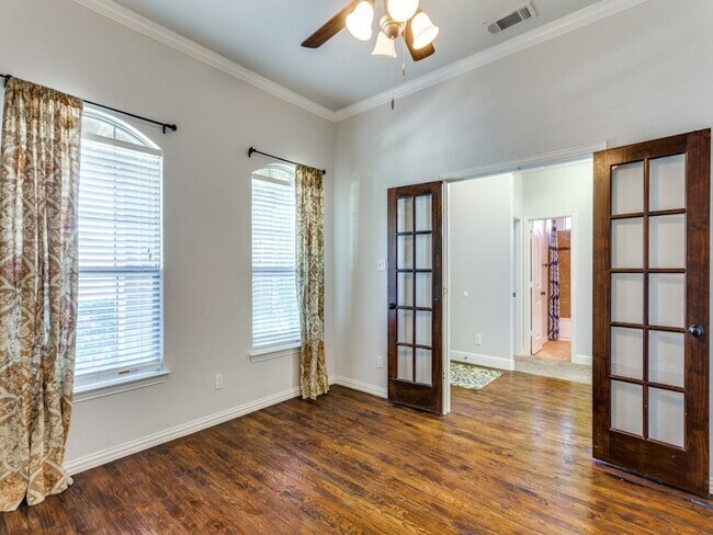 Building Photo - 10961 Silver Horn Dr