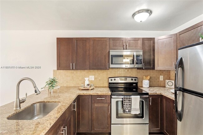 Building Photo - 7241 Miami Lakes Dr