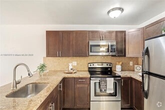 Building Photo - 7241 Miami Lakes Dr