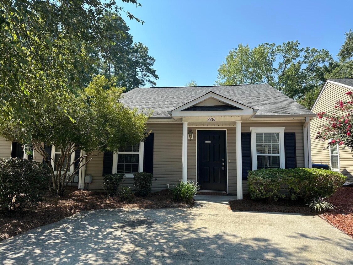 Foto principal - 2240 Bridgeton Rd