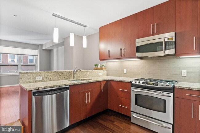 Foto del edificio - Elegant and Spacious One-Bedroom Condo in ...