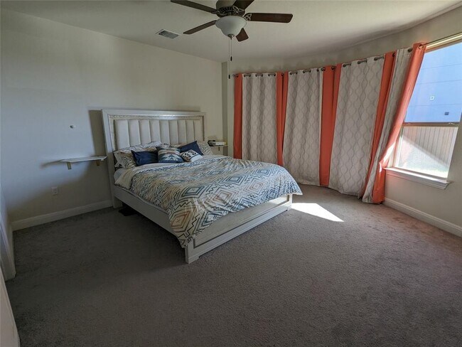 Foto del edificio - 9905 Quercia Dr