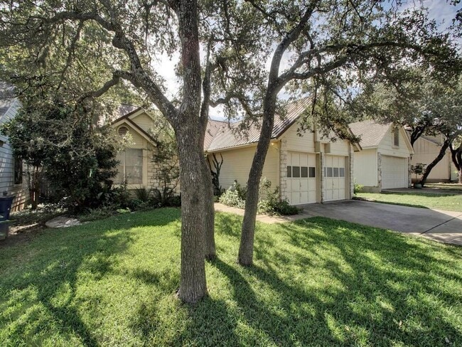 Foto del edificio - 6305 Evangeline Trail