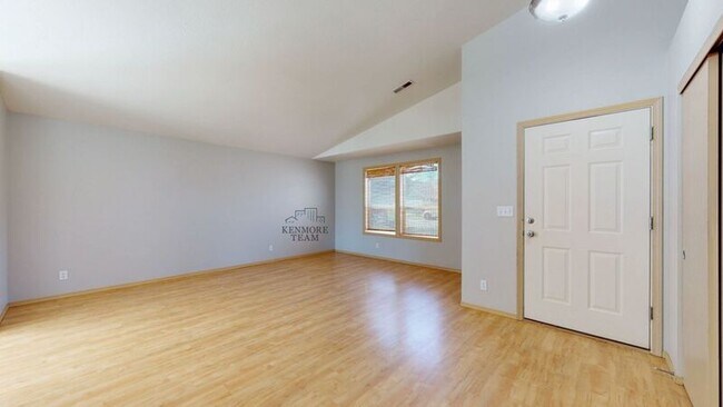 Building Photo - 5612 Taft Dr