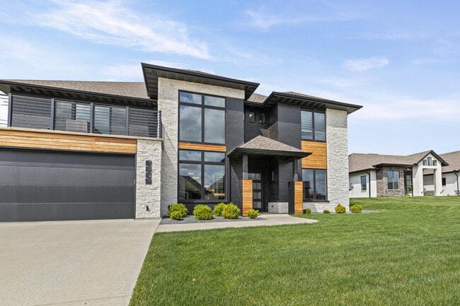 Foto del edificio - 5947 Screaming Eagle Ln