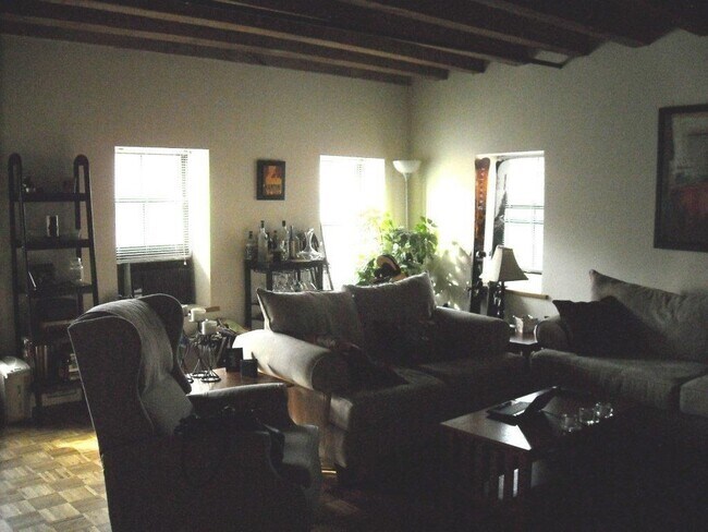 Building Photo - 99 Fulton St