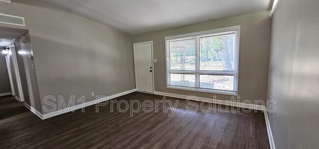 Foto del edificio - 4214 Kildare Dr